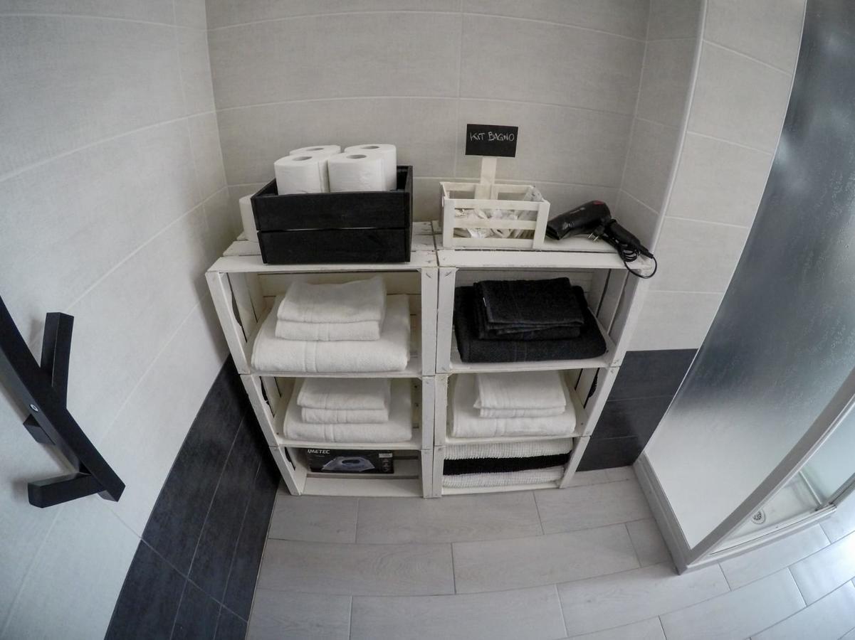 Black&White Guest House Iglesias Bagian luar foto